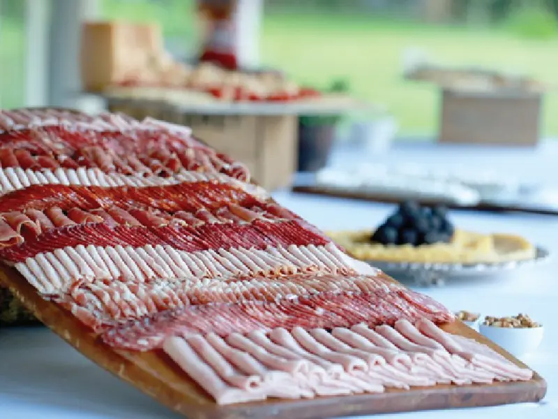 Tabla de fiambres para una recepción